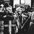 Quatre de l'espionnage : Photo John Gielgud, Peter Lorre