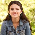 Behaving Badly : Photo Selena Gomez