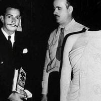 La Maison du Docteur Edwardes : photo Alfred Hitchcock, Salvador Dalí