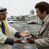 American Bluff : Photo Jeremy Renner, Michael Peña