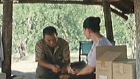 <strong>Oncle Boonmee (celui qui se souvient de ses vies antérieures)</strong> Extrait vidéo (2) VO