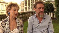 Les Souvenirs : les coulisses de la scène chantée d’Annie Cordy