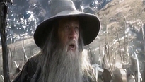 Le Hobbit : la Bataille des Cinq Armées - EXTRAIT VF "L'attaque de la cité"