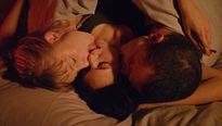 Love - EXTRAIT VF "Plan à 3"