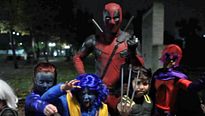 Comment Deadpool s'occupe-t-il pour Halloween ?
