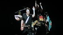 Michael J. Fox reprend "Johnny B. Goode" avec Coldplay