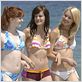 Beach Girls : photo Chelsea Hobbs, Kristin Adams