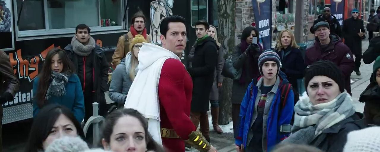 Shazam ! : le super-héros combat le Mal et se paye des bières dans le spot TV du prochain film DC Comics