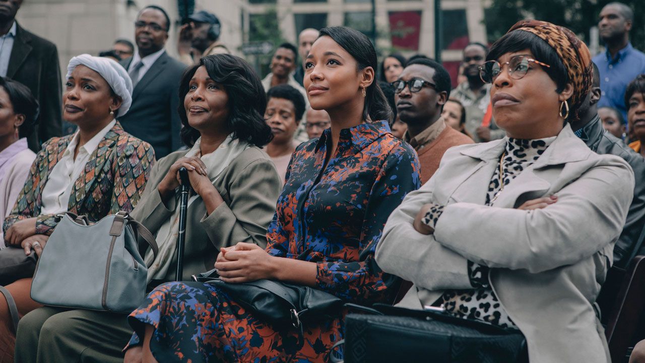 Dans leur regard sur Netflix : la réaction de la réalisatrice Ava DuVernay aux non-excuses de Donald Trump
