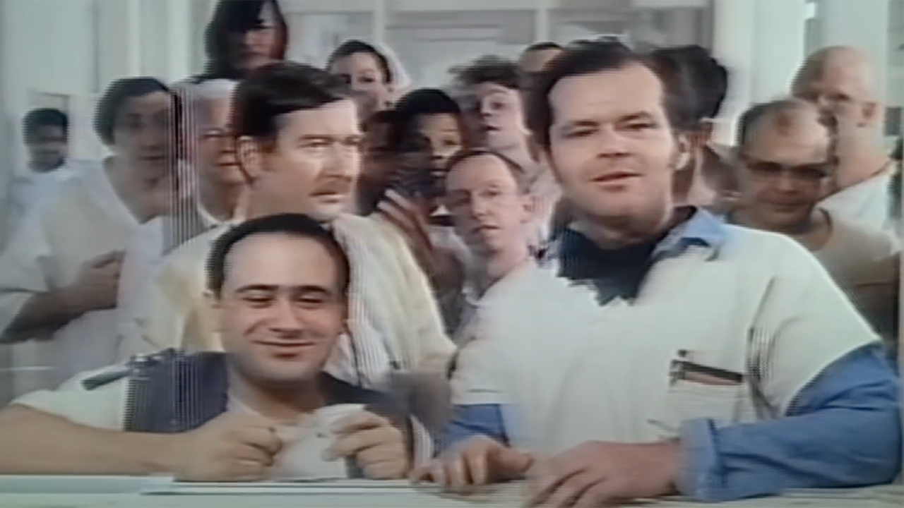 Jack Nicholson : ce moment hilarant où il recevait un prix en direct de l'hôpital psychiatrique de Vol au-dessus d'un nid de coucou !