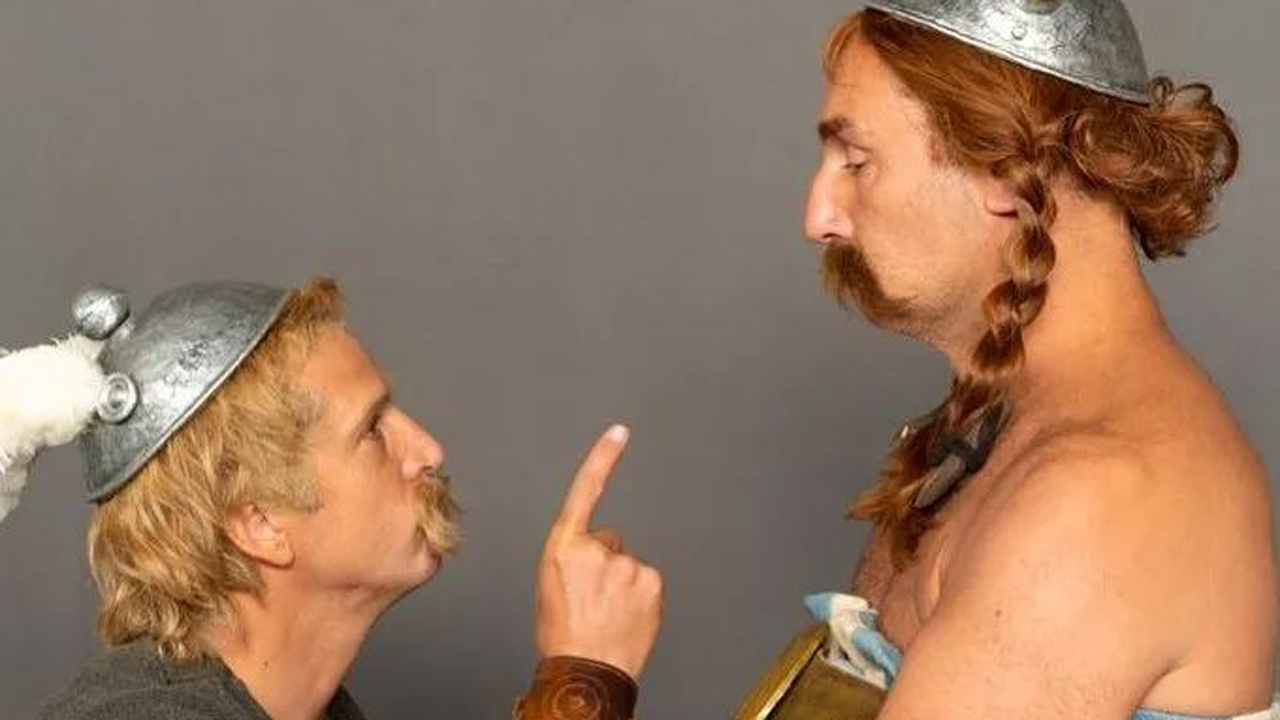Astérix & Obélix : Guillaume Canet annonce la fin du tournage en rasant sa moustache de gaulois