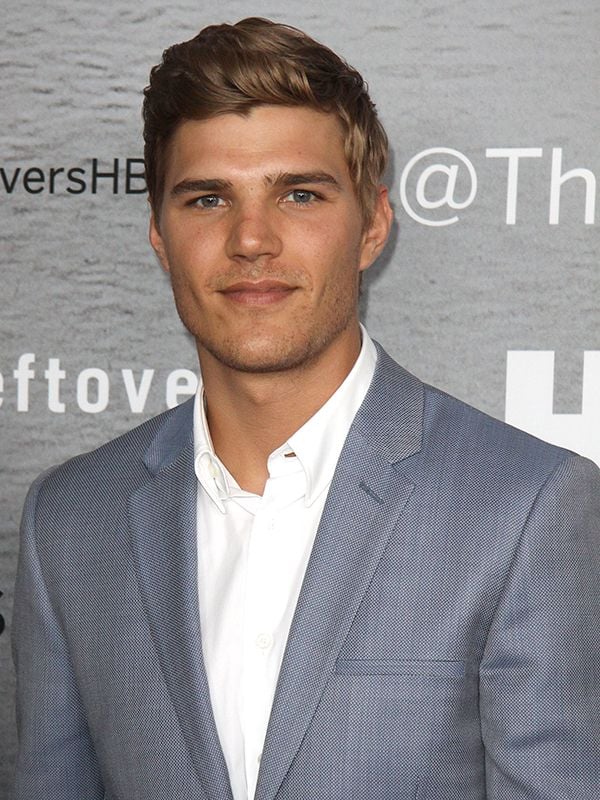 Chris Zylka AlloCiné