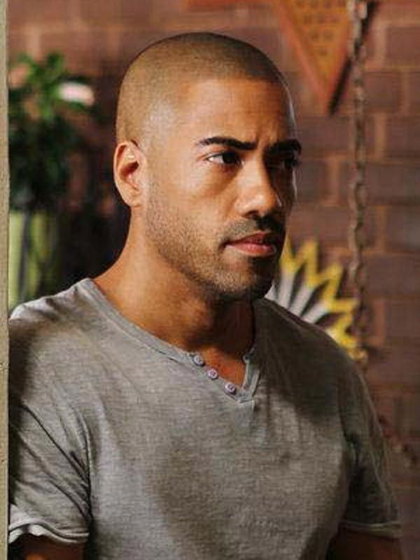 Brad James AlloCiné