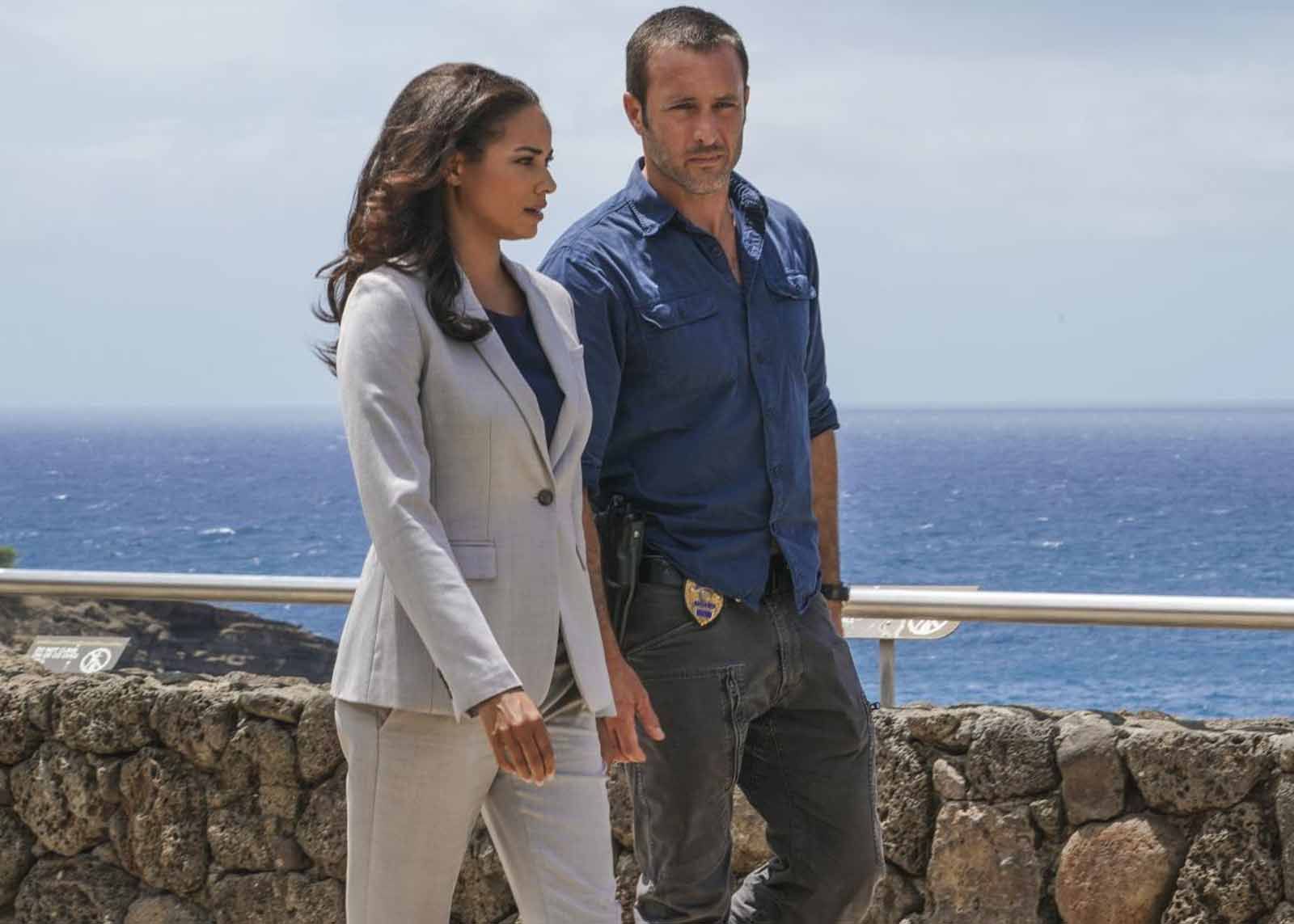 Photo De Alex O Loughlin Hawaii Five 0 2010 Photo Rochelle Aytes