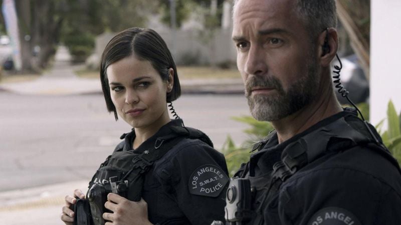 Lina Esco Films Et Programmes Tv S.W.A.T. (2017) : Photo Jay Harrington, Lina Esco - 128 sur 270 - AlloCiné