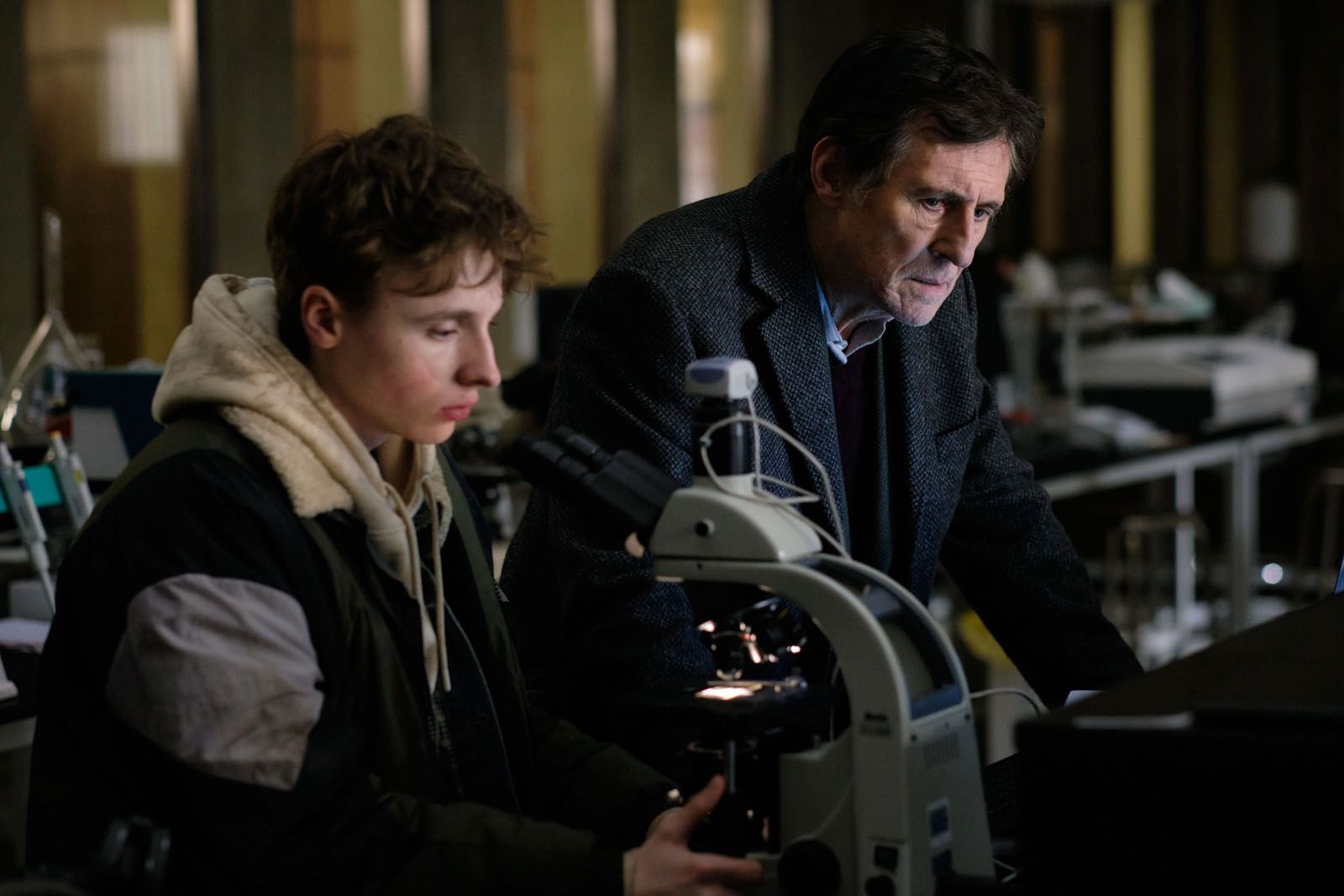 La Guerre Des Mondes Canal Plus La Guerre des Mondes (Canal+) : Photo Gabriel Byrne, Ty Tennant - 2 sur