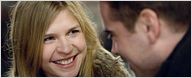Clémence Poésy joue les hôtesses de caisse