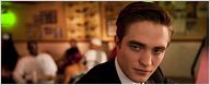 Robert Pattinson sur la piste de Saddam Hussein