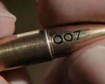 <strong>L'Homme au pistolet d'or</strong> Bande-annonce VO
