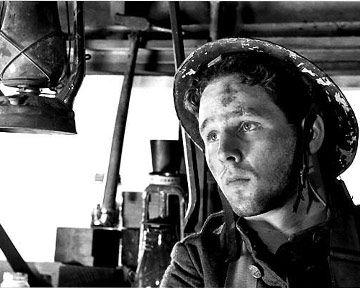 <strong>Johnny s'en va-t-en guerre</strong> Bande-annonce VO