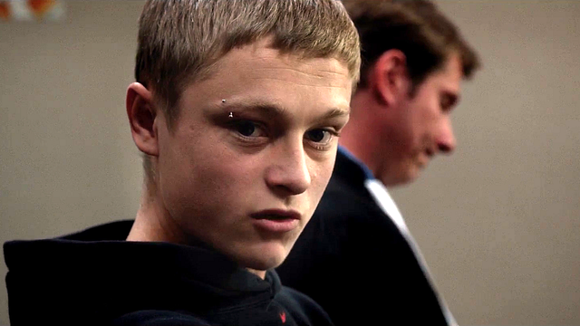 La Tête haute Bande-annonce VF