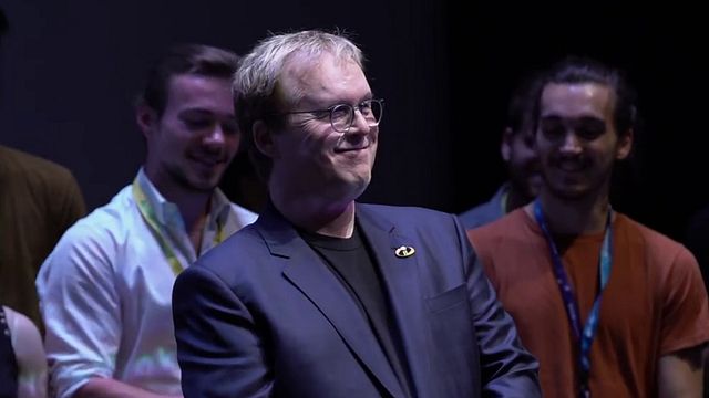 Brad Bird récompense les lauréats du 6ème Disney Art Challenge