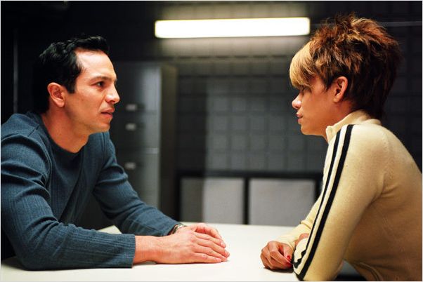 Catwoman : photo Benjamin Bratt, Halle Berry