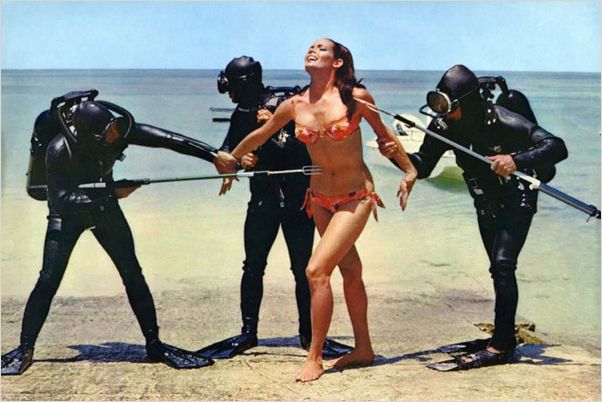 Opération Tonnerre : photo Claudine Auger, Ian Fleming, Terence Young