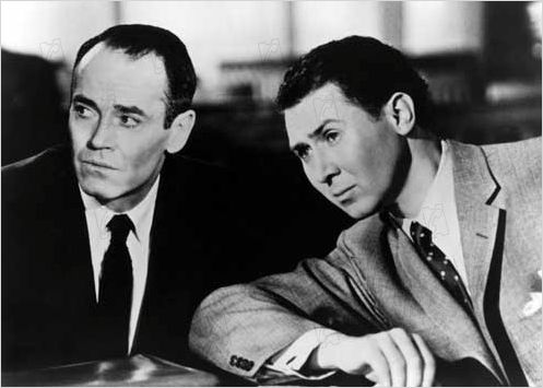 Le Faux Coupable : photo Alfred Hitchcock, Anthony Quayle, Henry Fonda