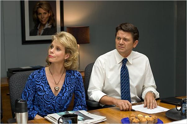 L'Abominable vérité : Photo Cheryl Hines, John Michael Higgins, Robert Luketic