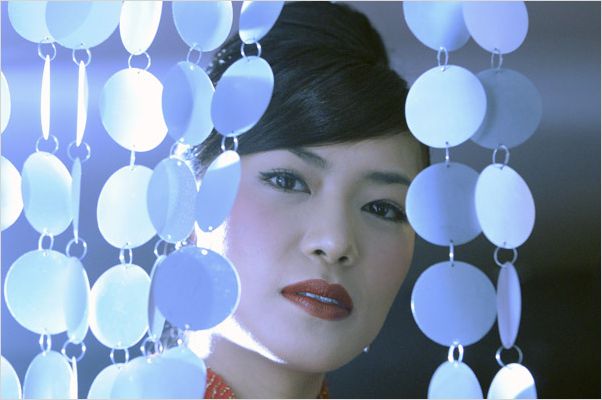 La Fille au fond du verre à saké : photo Xin Wang