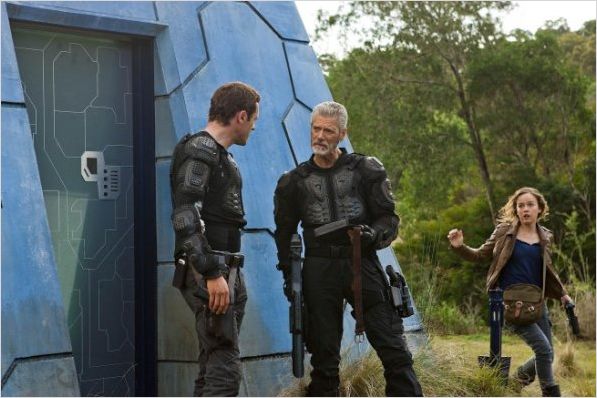 Terra Nova : photo Allison Miller, Jason O'Mara, Stephen Lang