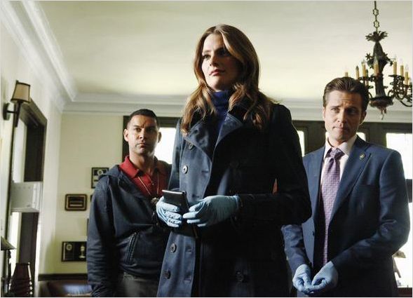 Castle : photo Jon Huertas, Seamus Dever, Stana Katic