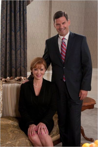 Covert Affairs : photo D.W. Moffett, Lauren Holly