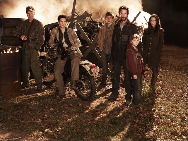 Falling Skies : Photo Connor Jessup, Drew Roy, Maxim Knight, Moon Bloodgood, Noah Wyle