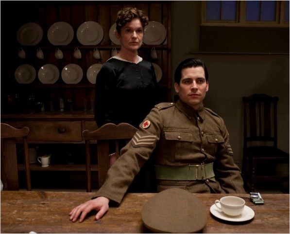 Photo Rob James-Collier, Siobhan Finneran