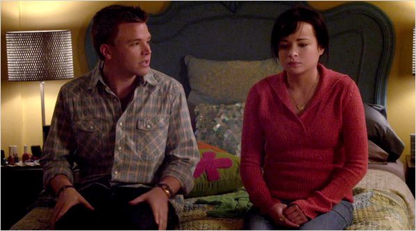 Photo Ashley Rickards, Brett Davern