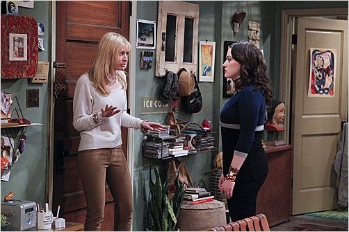 2 Broke Girls : photo Beth Behrs, Kat Dennings