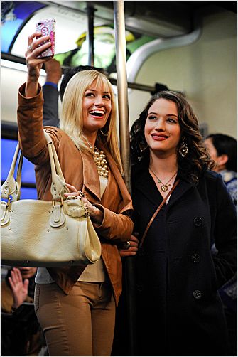 2 Broke Girls : photo Beth Behrs, Kat Dennings