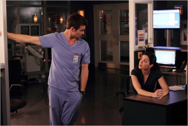 Saving Hope : photo Daniel Gillies, Erica Durance