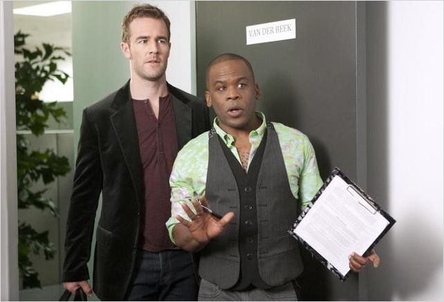 Don't Trust The B---- in Apartment 23 : photo James Van Der Beek, Ray Ford