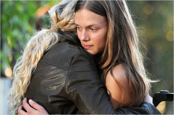 Photo Anna Lise Phillips, Tracy Spiridakos
