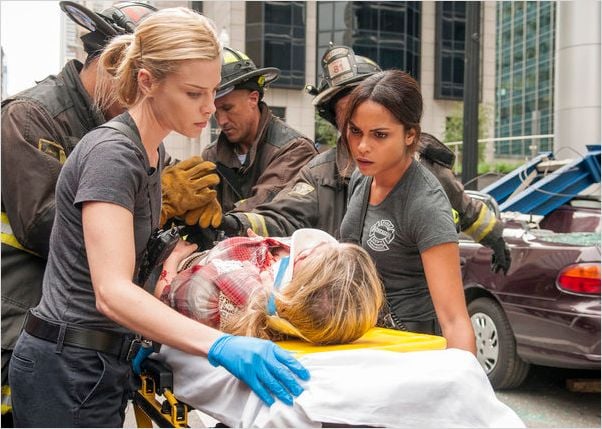 Photo Lauren German, Monica Raymund