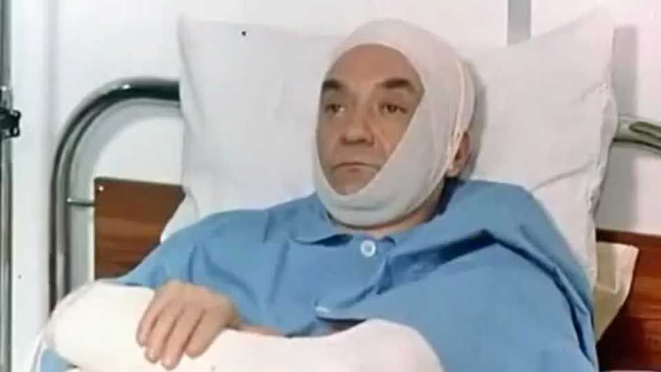 Comment Reussir Quand On Est Con Et Pleurnichard Trailer du film Comment réussir quand on est con et pleurnichard