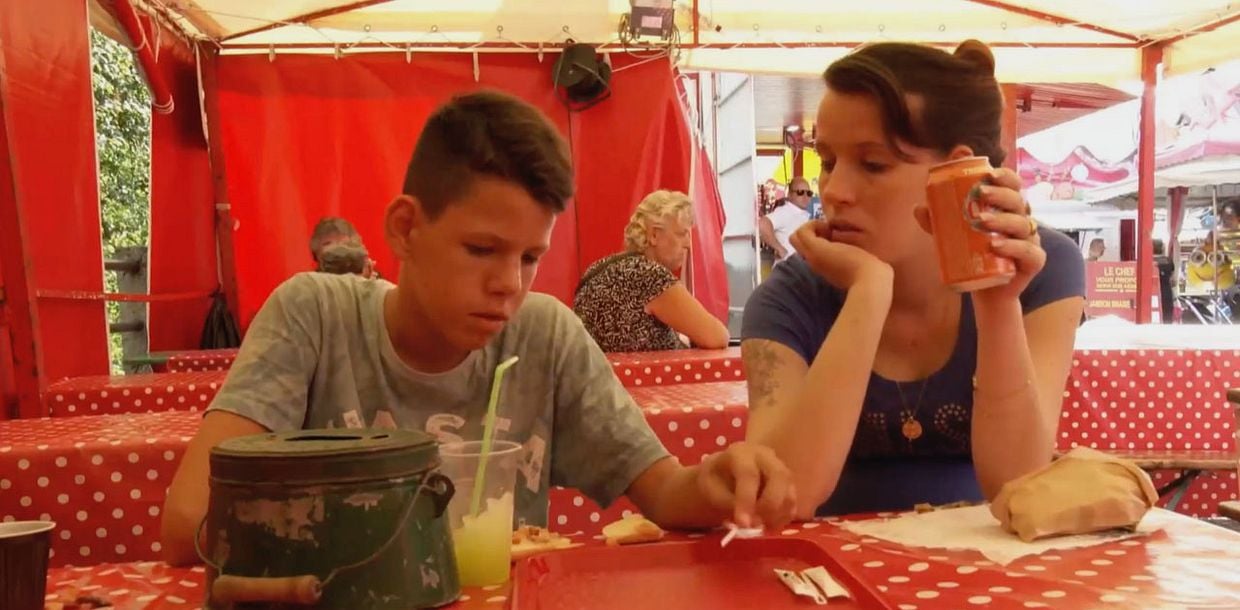 Loin De Vous J'ai Grandi Marie Dumora Loin de vous j'ai grandi au Cinéma Lyon - Comoedia