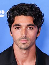 photo de Taylor Zakhar Perez