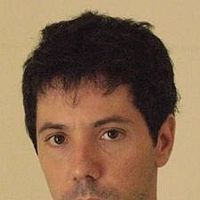 Photo Agustín Mendilaharzu