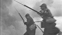 image de Les Croix de bois - EXTRAIT "La charge"