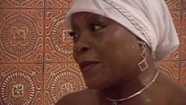 image de Noires Beautés - EXTRAIT "Les Blancs aiment les bisous"