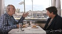 image de Doc et Marty se retrouvent pour parler des inventions de Retour vers le Futur 2